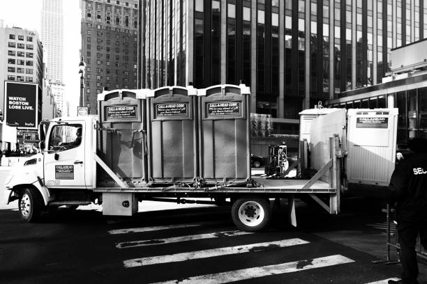 Best Porta potty delivery and setup  in Rosemount, OH